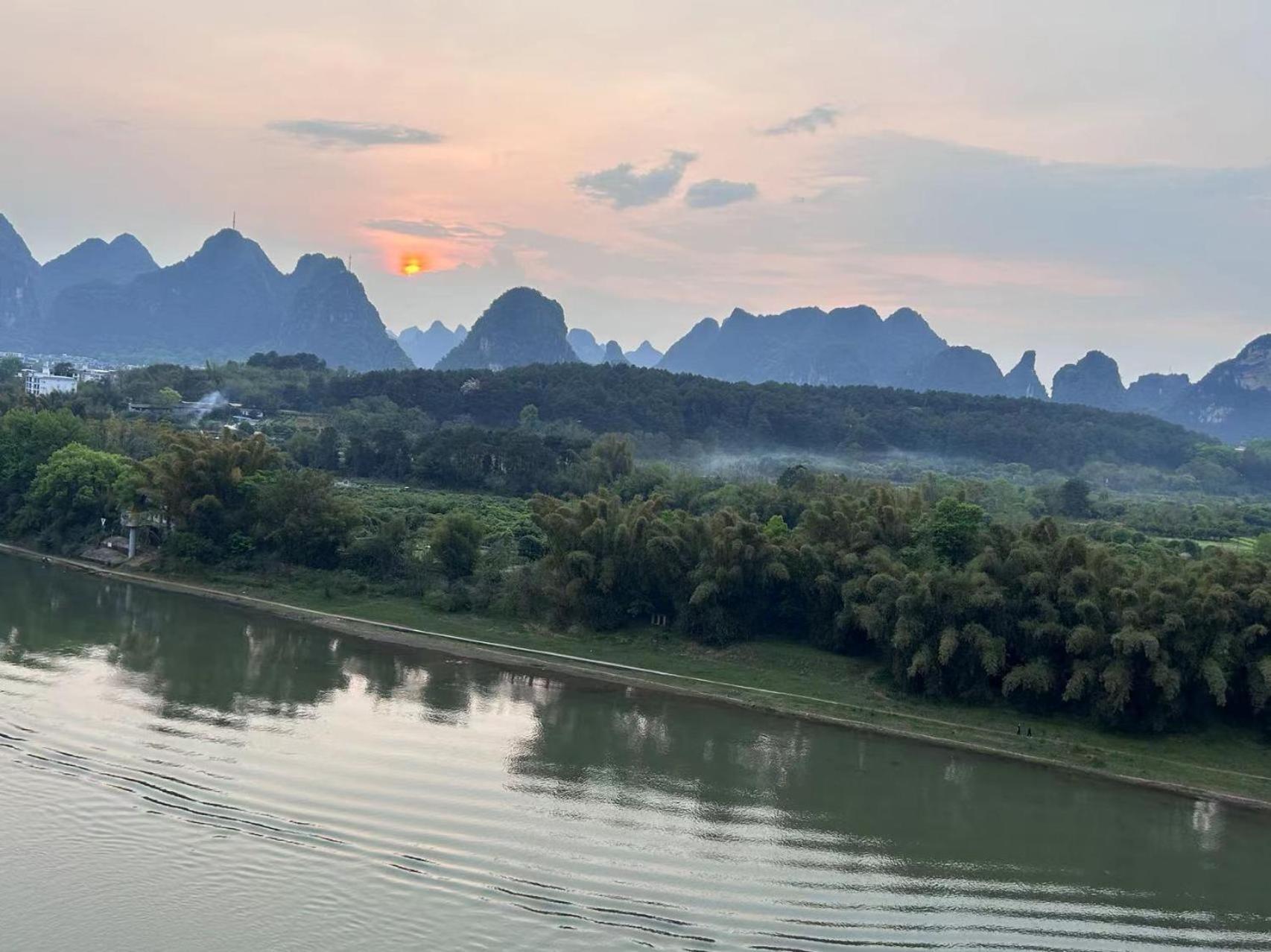 Yangshuo River Lodge Hotel-Free Pick Up From Yangshuo Area Over Three Nights 외부 사진