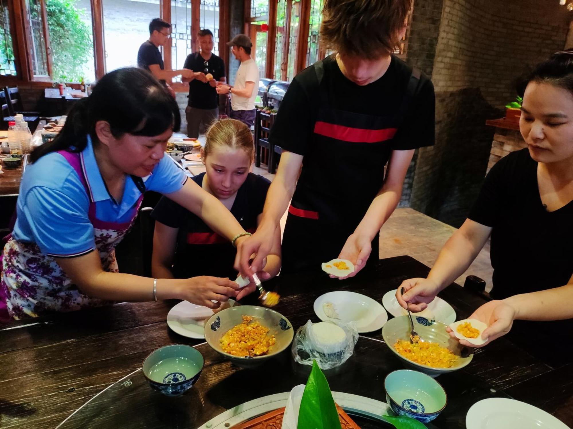 Yangshuo River Lodge Hotel-Free Pick Up From Yangshuo Area Over Three Nights 외부 사진